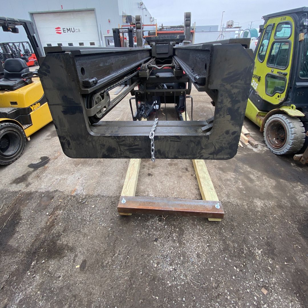 Chariot élévateur à allée étroite à pantographe simple - 4500 lb - 752