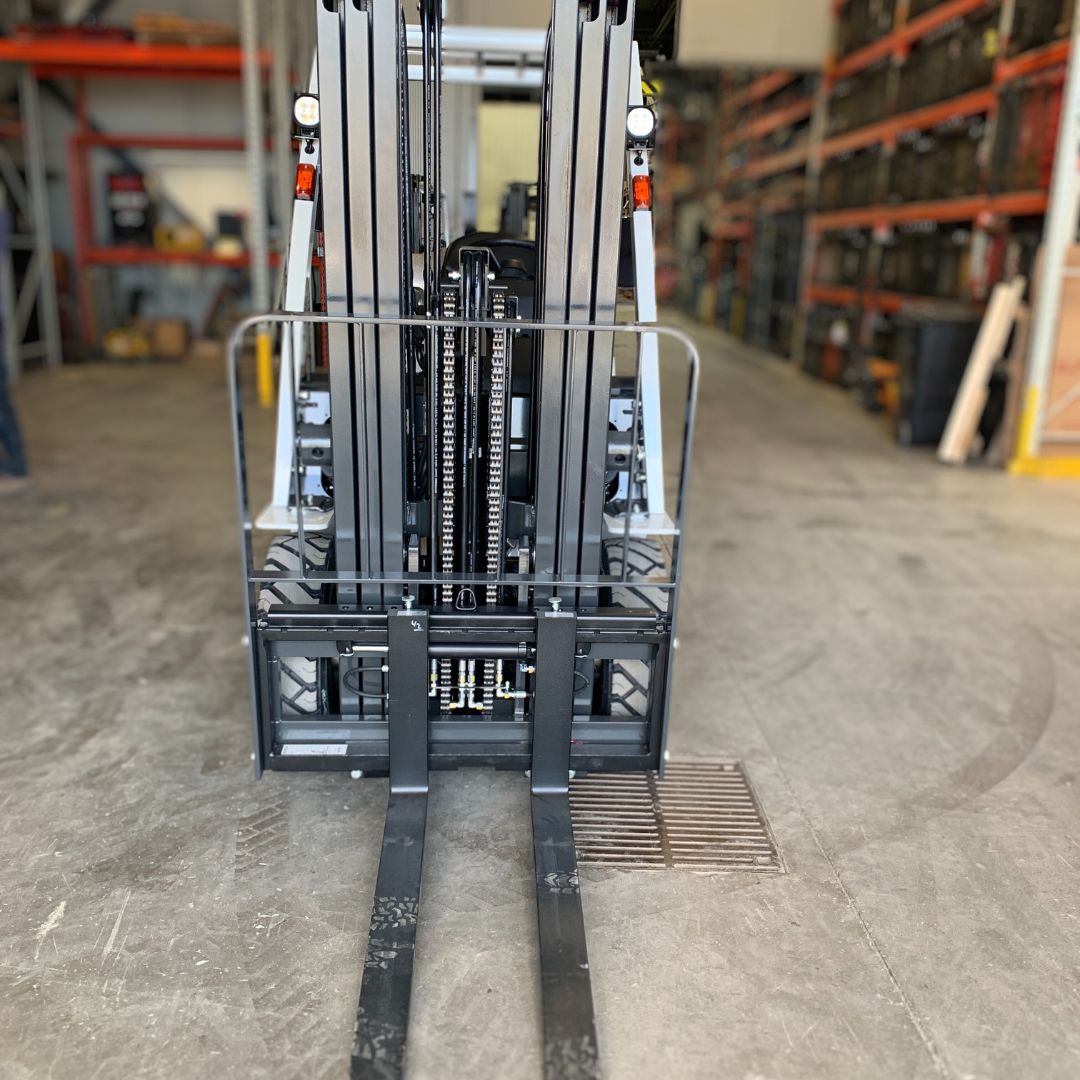 Chariot élévateur Unicarriers 5000lbs - PF50 (4)