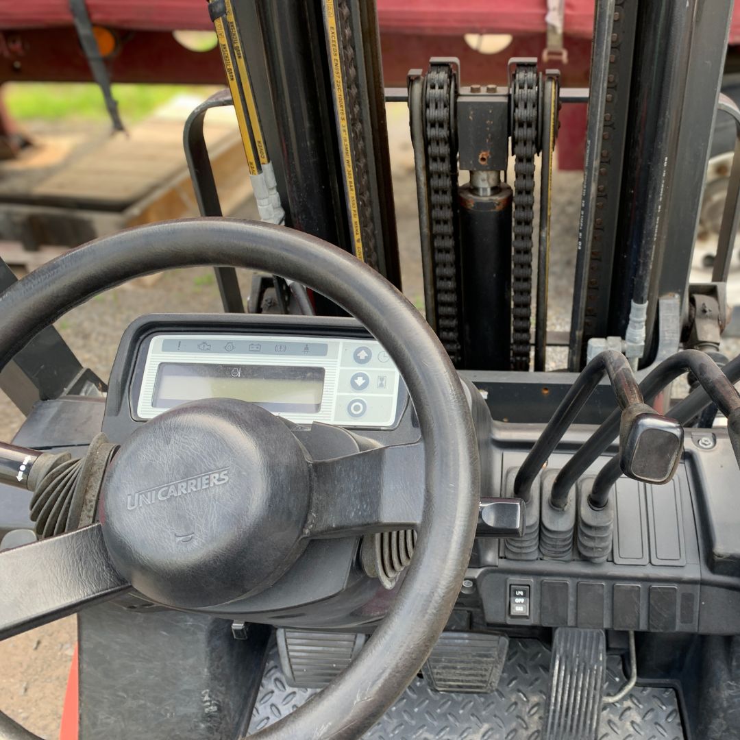 Chariot élévateur à combustion interne avec pneus pneumatiques - 6000 lb - PF60