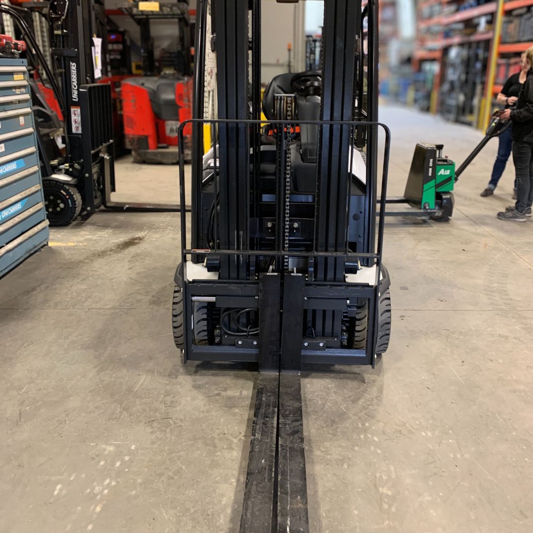 Chariot élévateur électrique Unicarriers - 4000 lb - MXST20