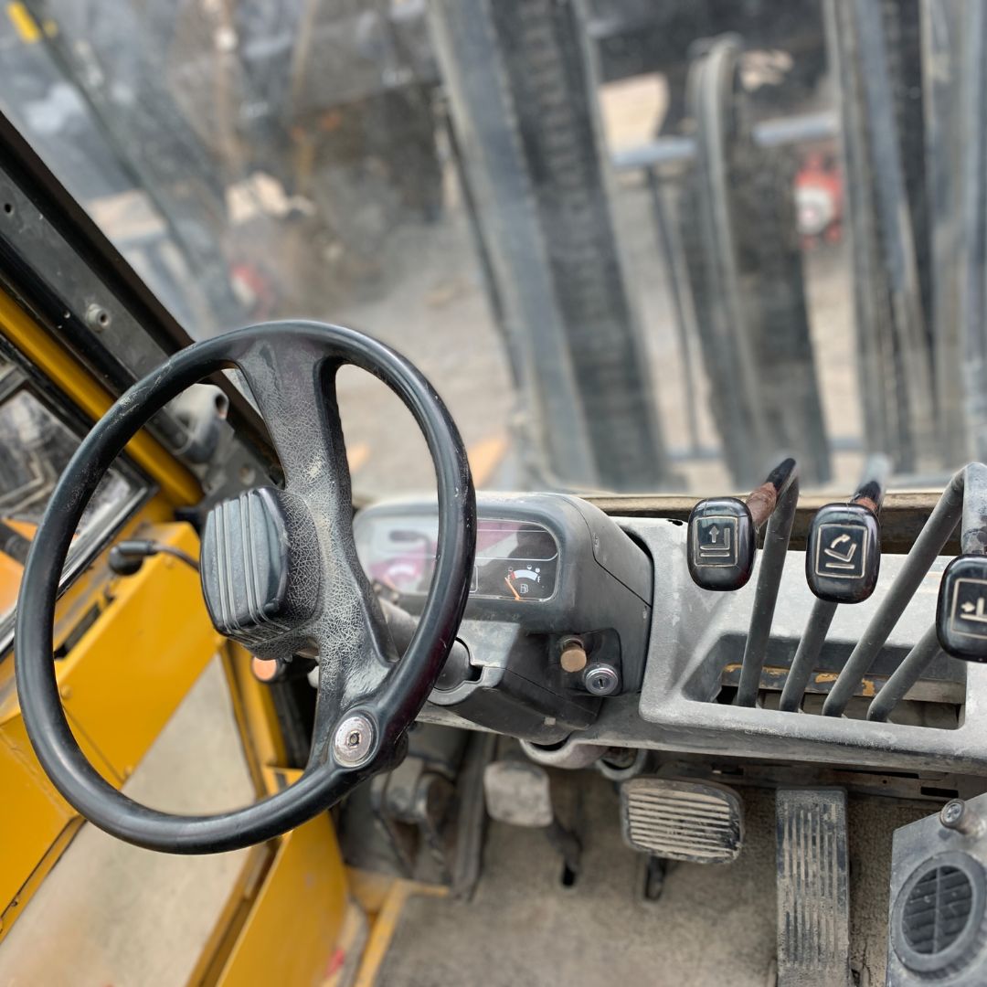 Chariot élévateur à combustion interne avec pneus pneumatiques - 7000 lb - DP35