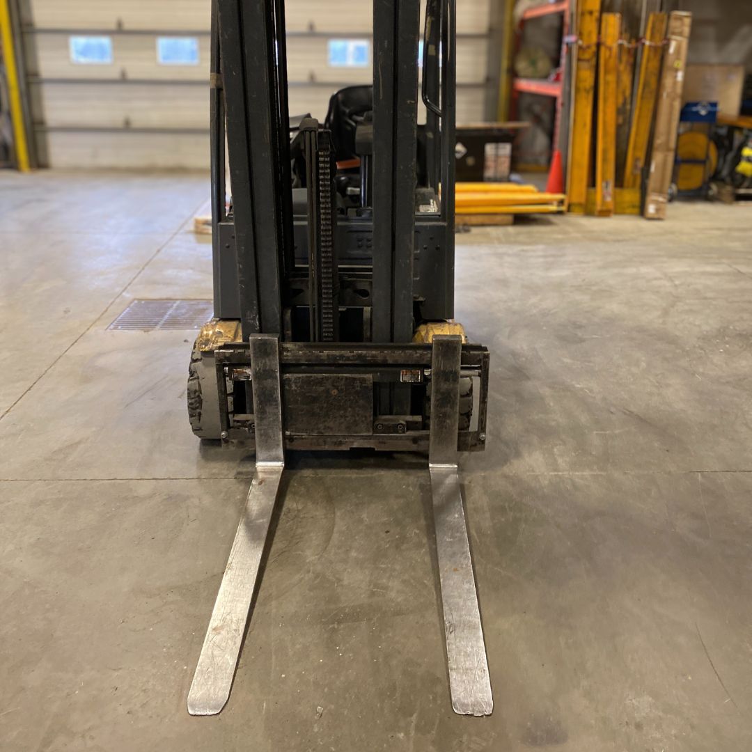Chariot élévateur électrique Caterpillar - 4000 lb - 2ET4000