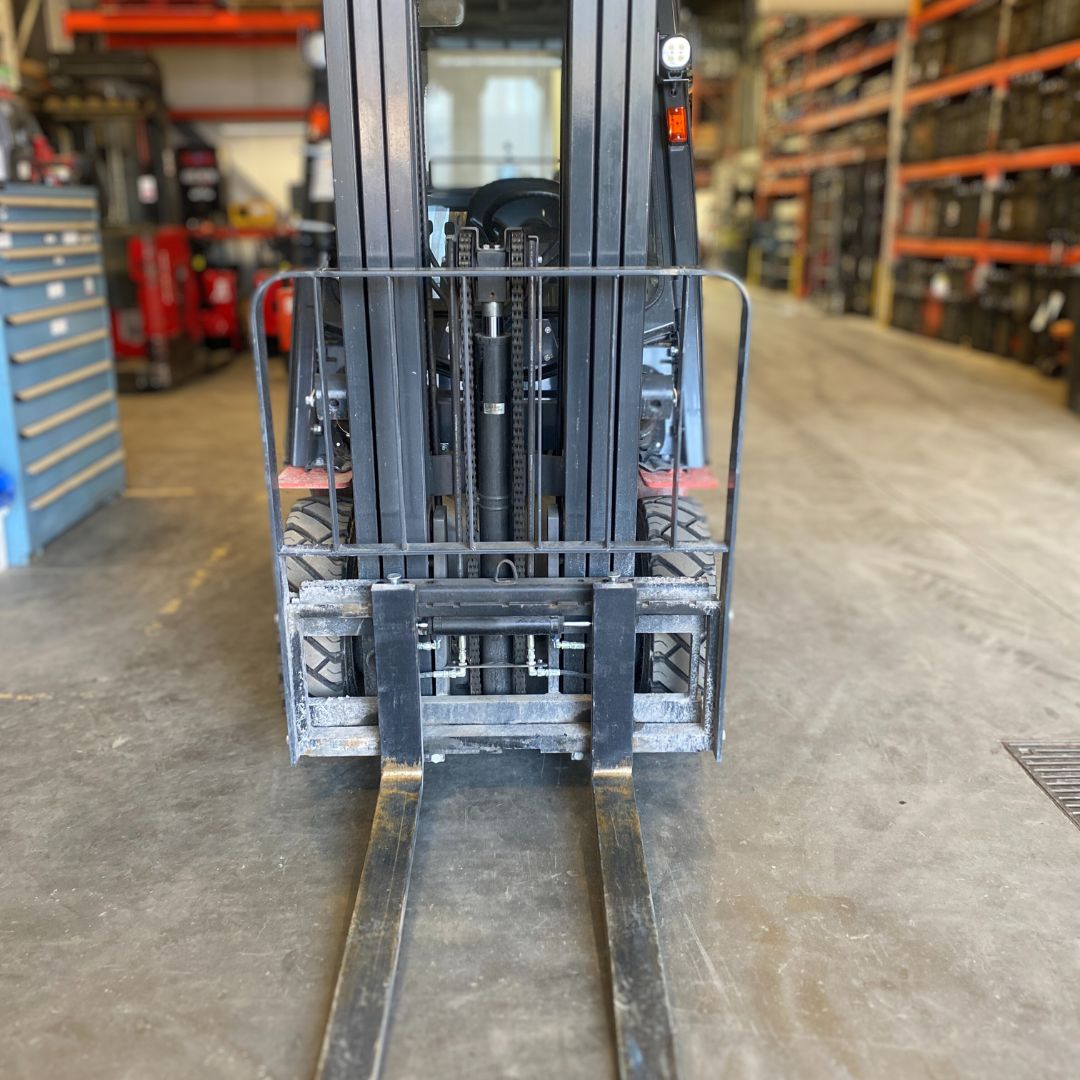 Chariot élévateur Unicarriers 5000lbs - PF50 (4)