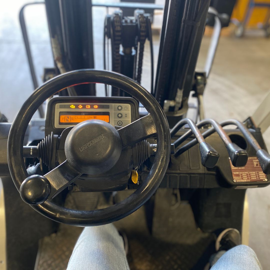 Unicarriers forklift 5000lbs - PF50 (4)