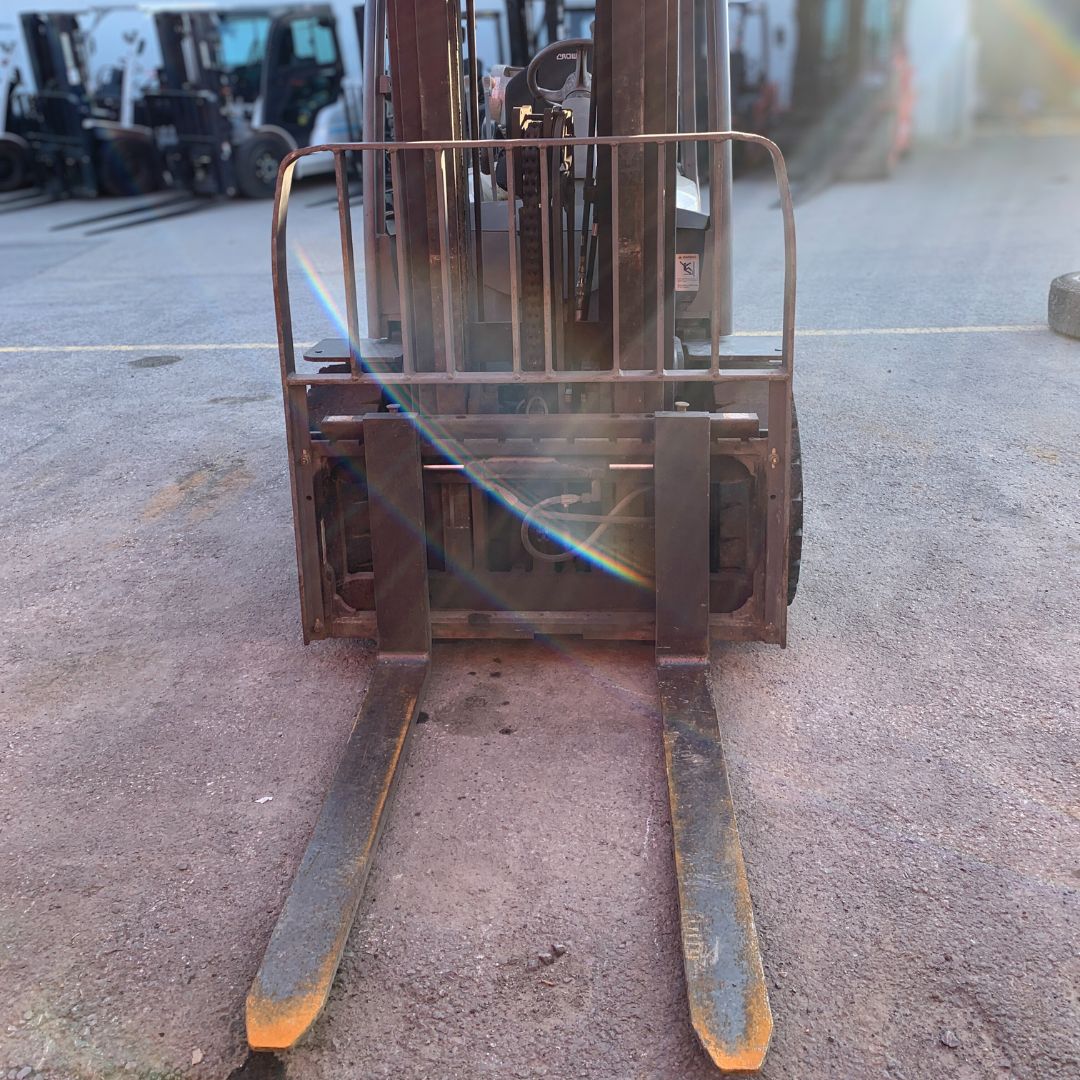 Chariot élévateur pneumatique à combustion interne Crown - 6000 lb - C51050