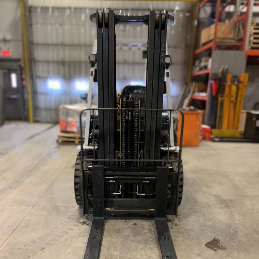 Chariot élévateur à combustion interne avec pneus pneumatiques - 7000 lb - PF70LP