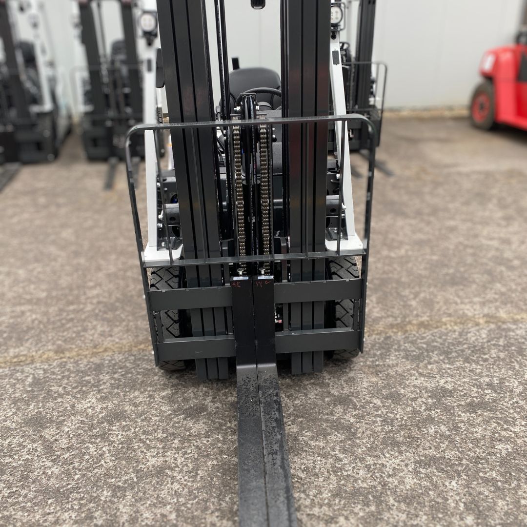 Chariot élévateur Unicarriers 5000lbs - PF50 (4)