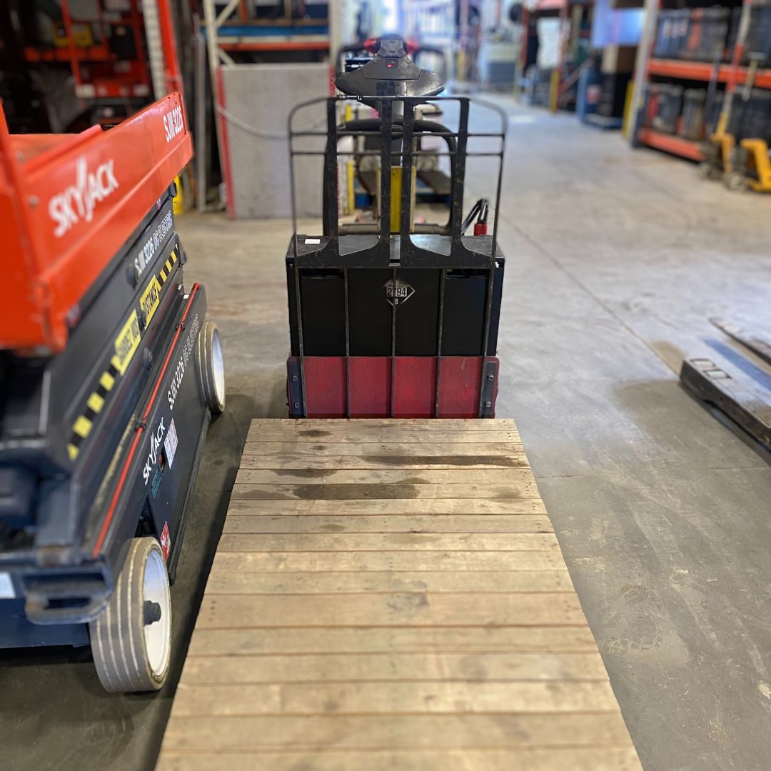 Raymond 8000lbs Pallet Truck - 8410 (4)