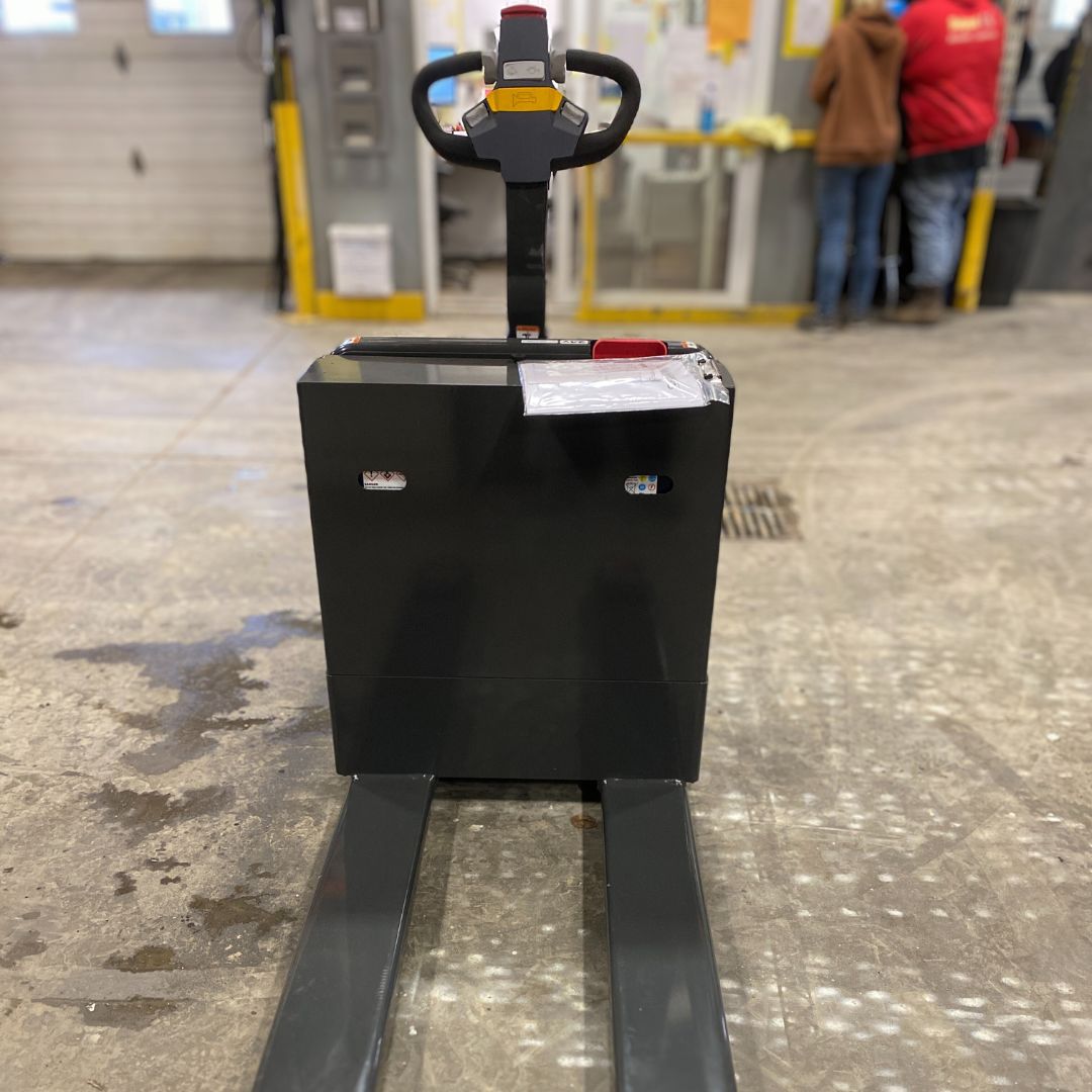 WLX45S 4500 lb Walkie Pallet Truck