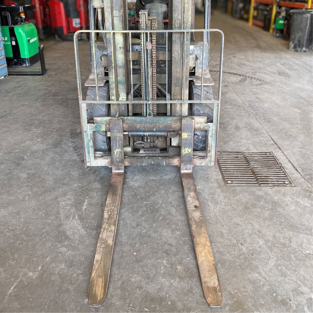 Chariot élévateur pneumatique à combustion interne Doosan - 5000 lb - G25N