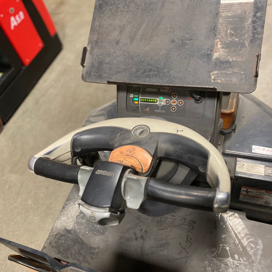 Operator-operated pallet truck - 6000 lb - PC4500