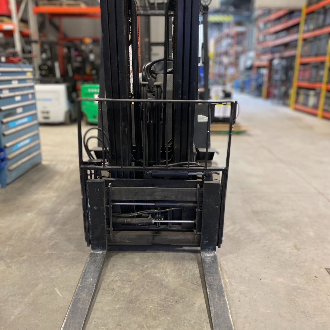 Chariot élévateur à combustion interne avec pneus pneumatiques - 6000 lb - GLP060