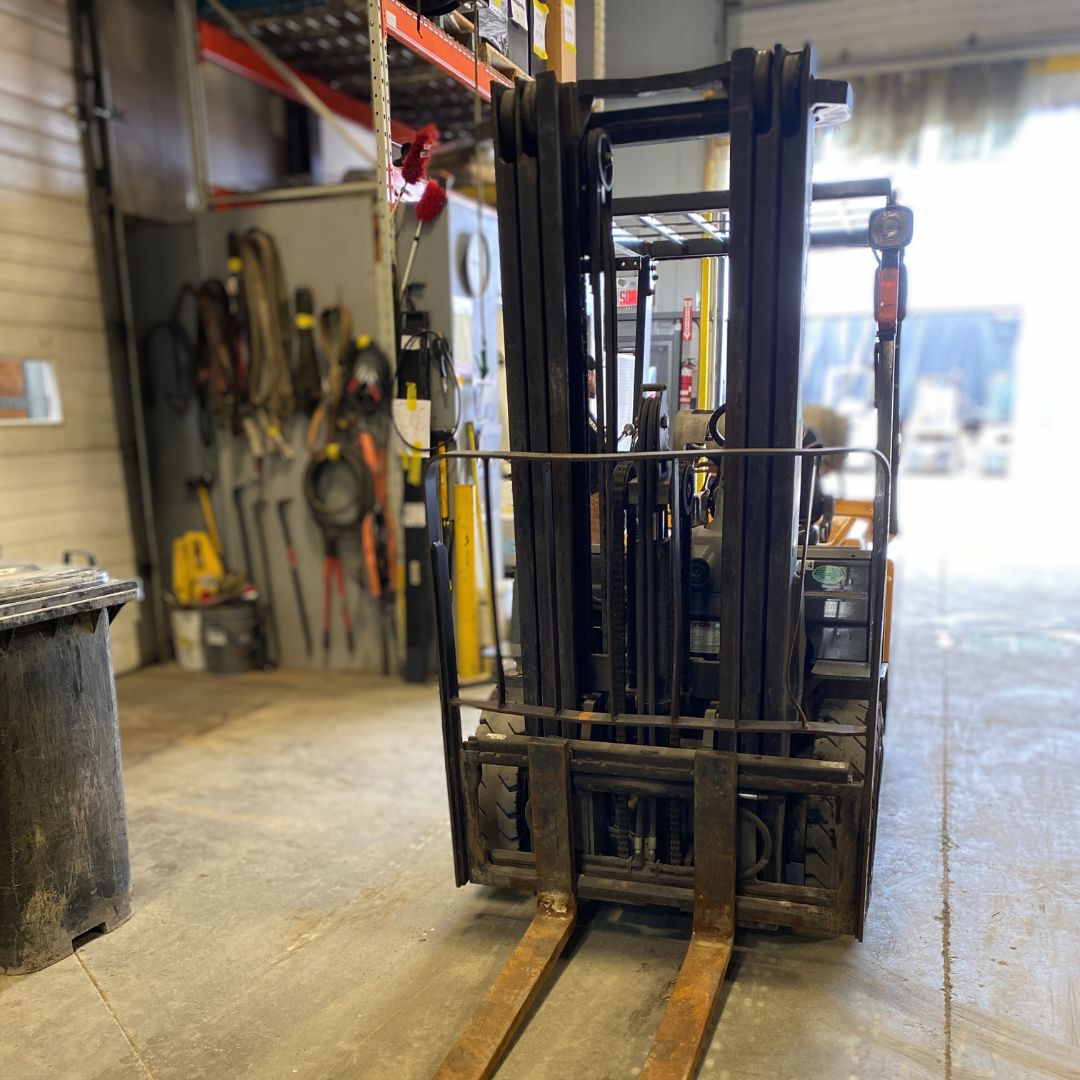Chariot élévateur à combustion interne avec pneus pneumatiques - 5000 lb - FG25T3L