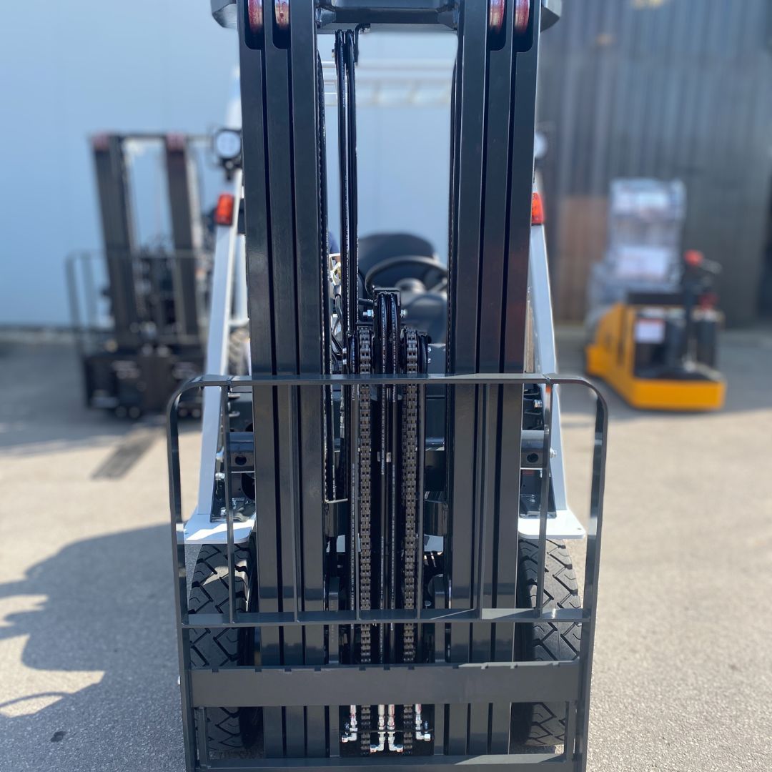 Chariot élévateur Unicarriers 5000lbs - PF50 (4)