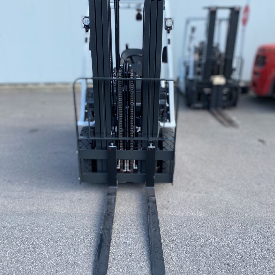Chariot élévateur Unicarriers 5000lbs - PF50 (4)