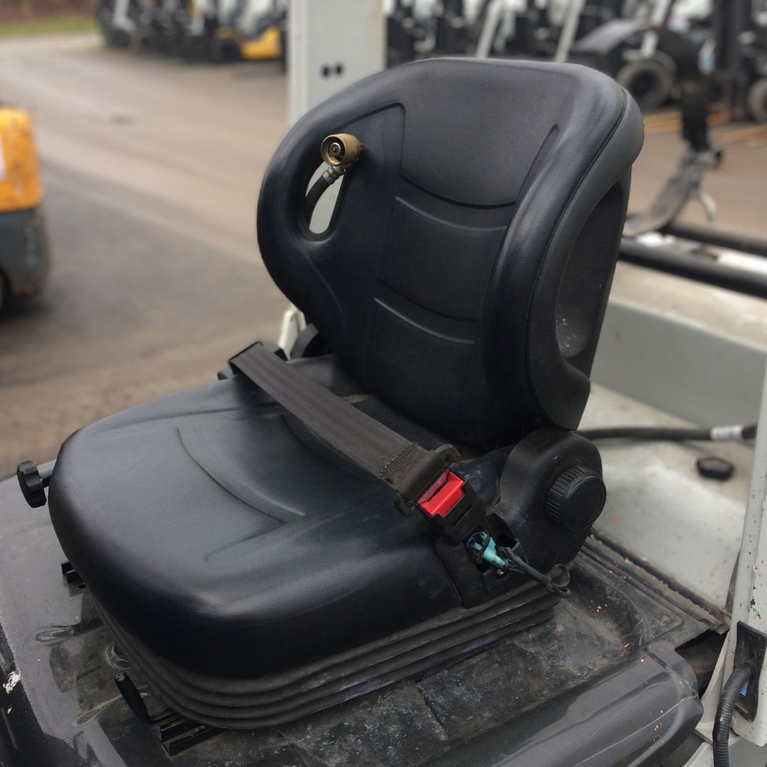 Chariot élévateur Nissan 6000lbs - CFS60LP (4)