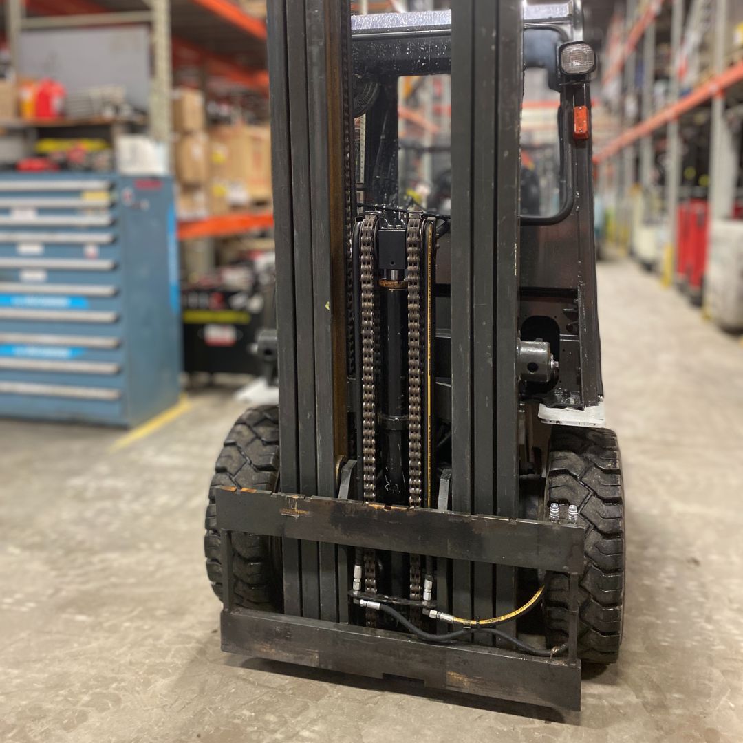 Chariot élévateur à combustion interne avec pneus pneumatiques - 6000 lb - PF60LP