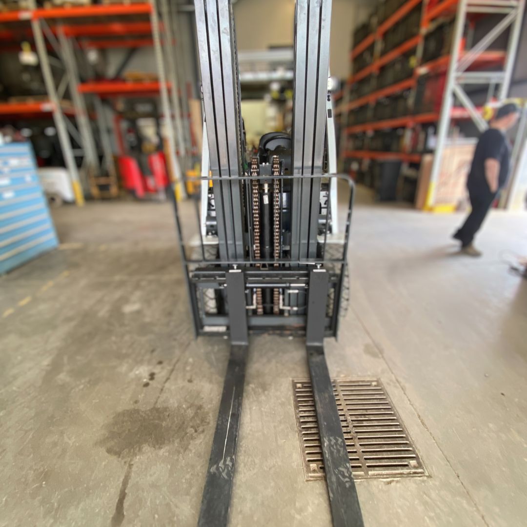 Chariot élévateur Unicarriers 6000lbs - PF60 (4)