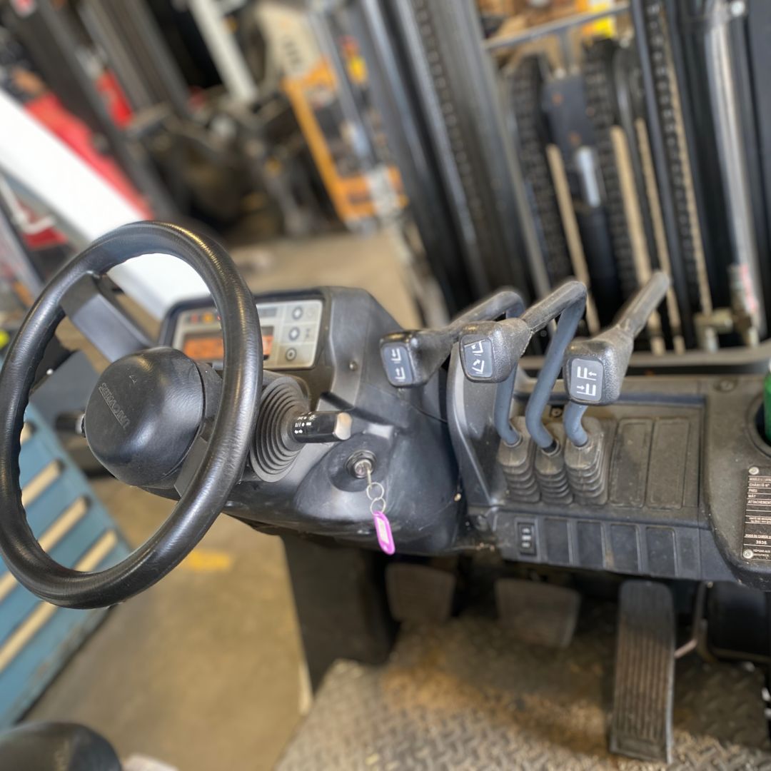 Chariot élévateur Unicarriers 5000lbs - AF50 (4)