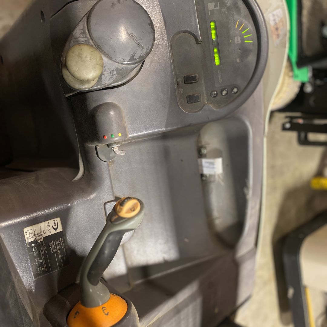 Crown 4500lbs Forklift - RR5220-45 (5)