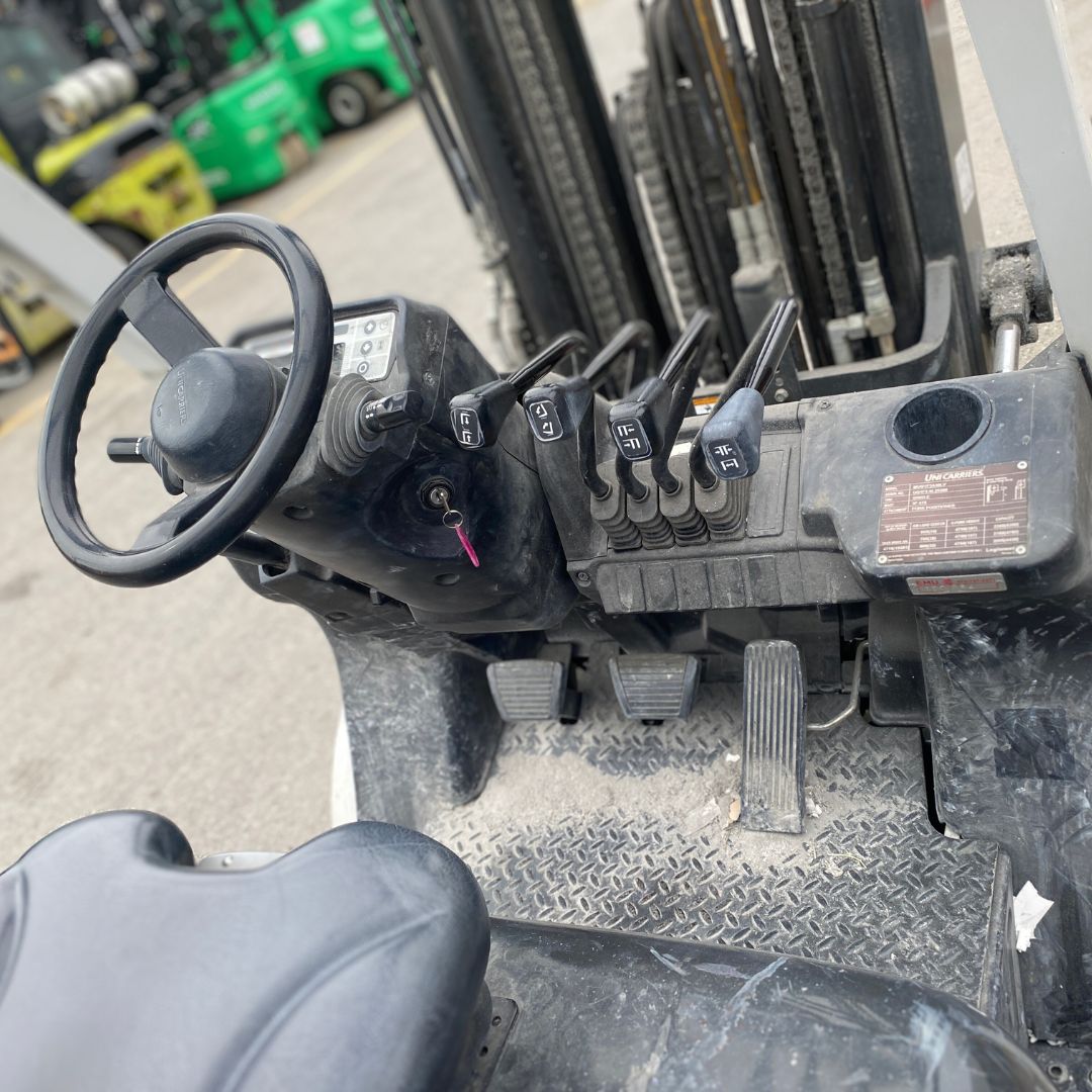 Chariot élévateur Unicarriers 6000lbs - PF60 (5)