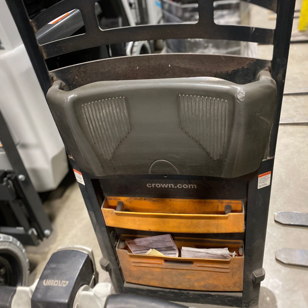 Operator-operated pallet truck - 6000 lb - PC4500