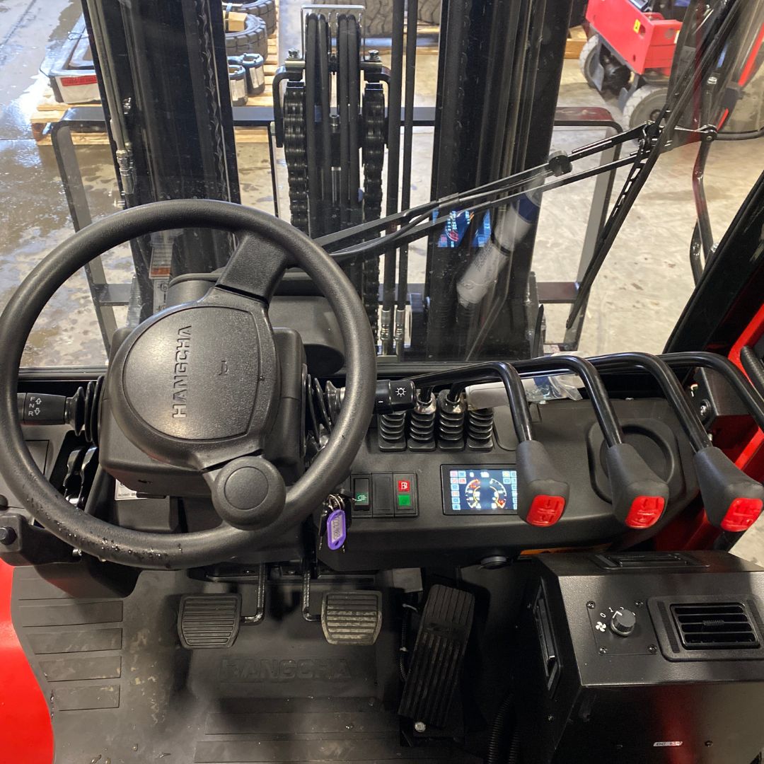 Chariot élévateur à combustion avec pneus pneumatiques - 7000 lb - CPYD35