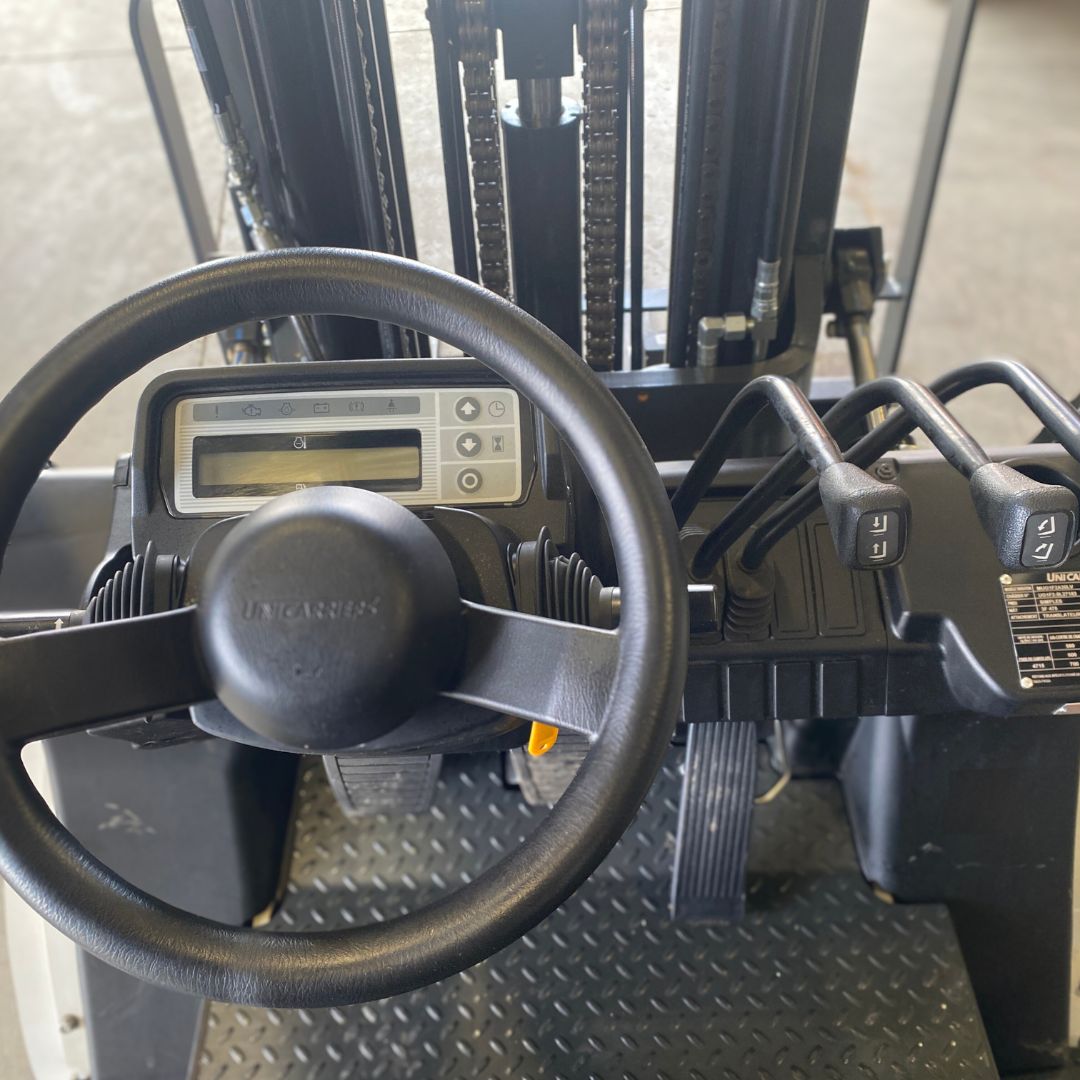 Chariot élévateur Unicarriers 6000lbs - PF60 (5)