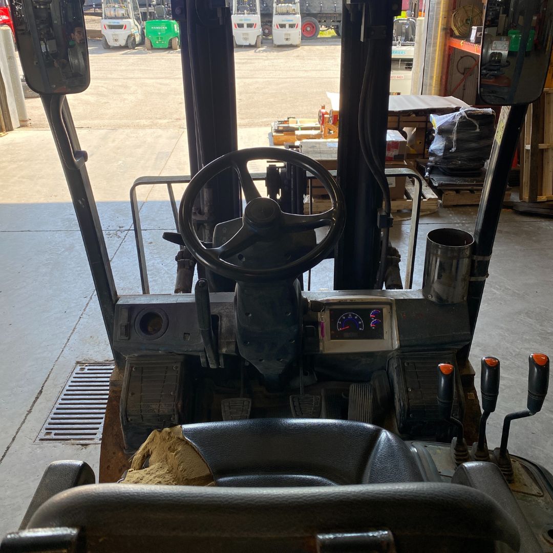 Chariot élévateur pneumatique à combustion interne Doosan - 5000 lb - G25N
