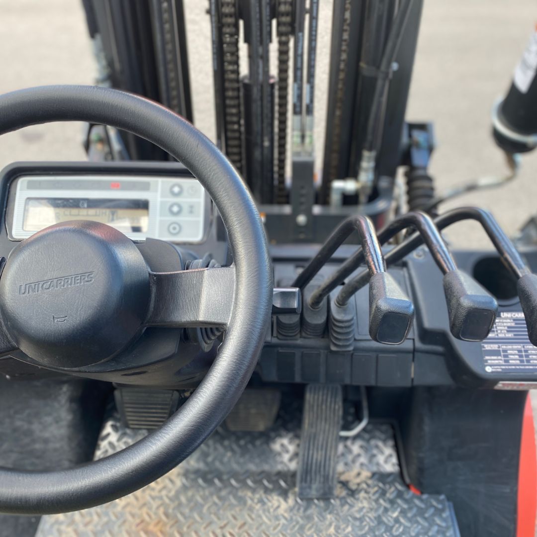 Chariot élévateur Unicarriers 5000lbs - PF50 (5)