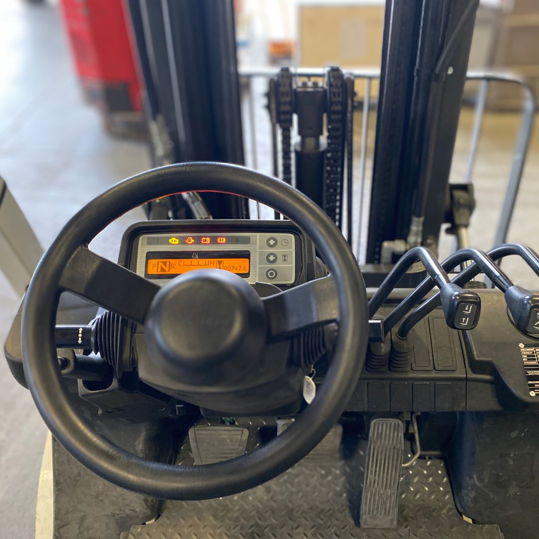 Chariot élévateur Unicarriers 5000lbs - PF50 (5)