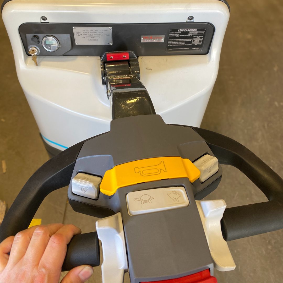 Unicarriers pallet truck - 4500 lb - WLX45S
