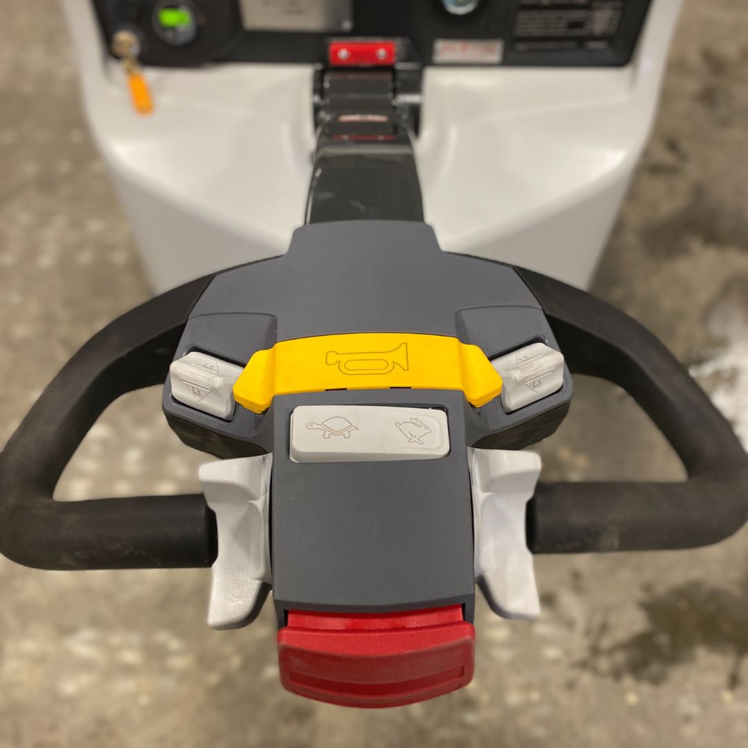WLX45S 4500 lb Walkie Pallet Truck