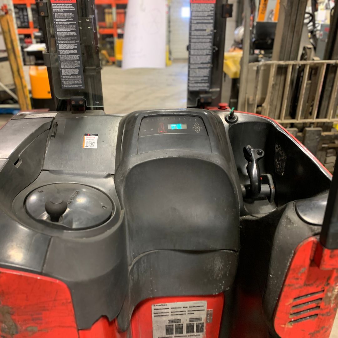 Single Pantograph Narrow Aisle Forklift - 4500 lb - R45TT
