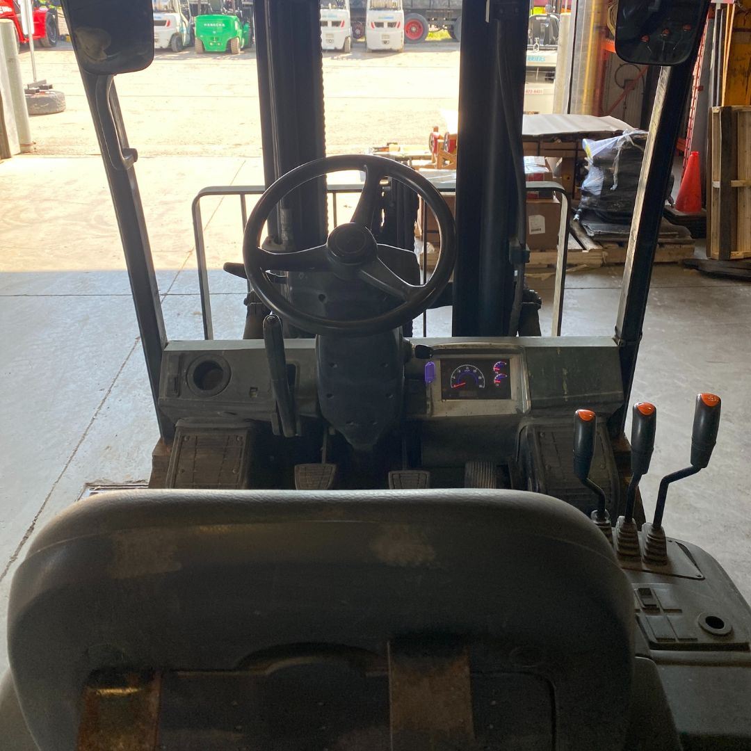 Chariot élévateur pneumatique à combustion interne Doosan - 5000 lb - G25N