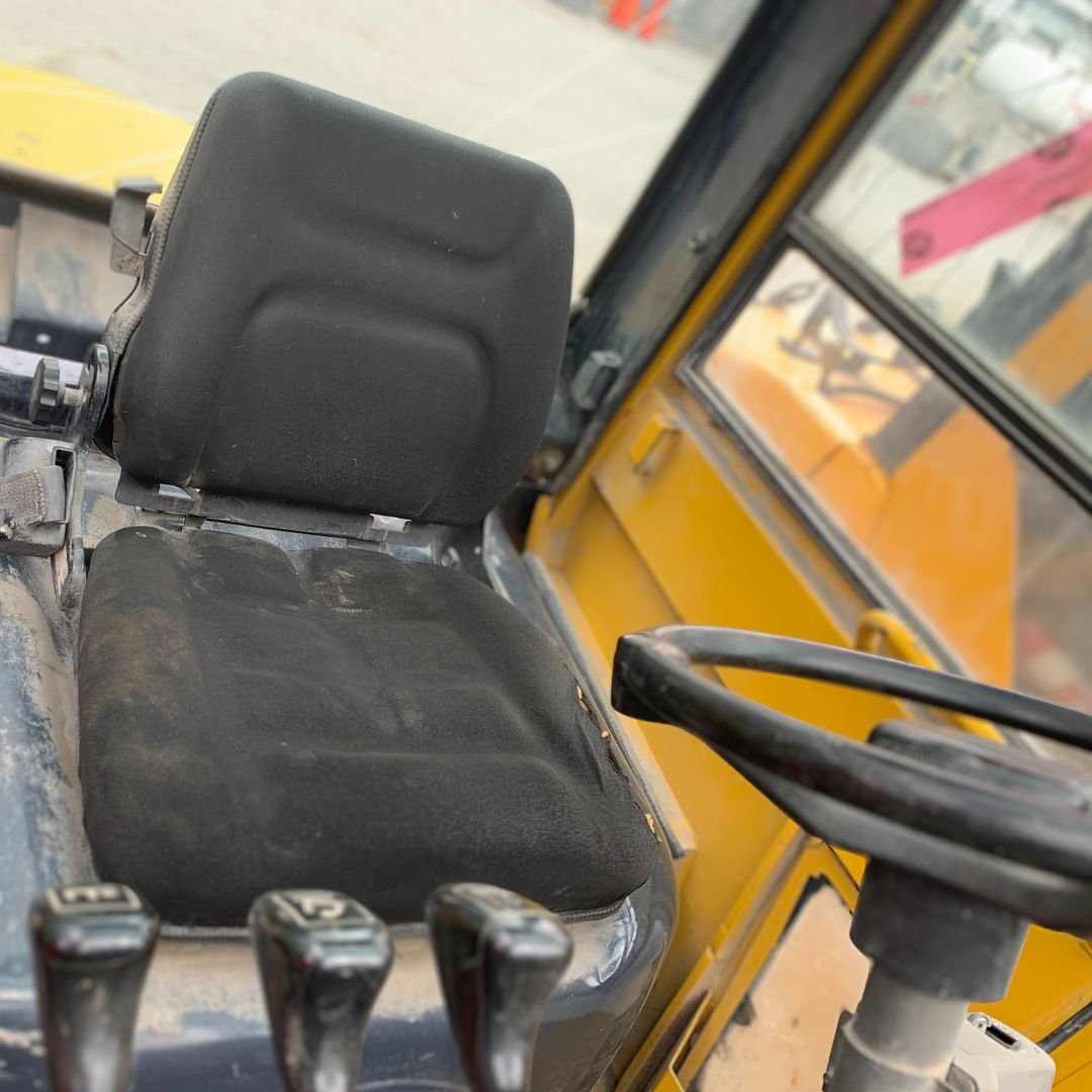 Chariot élévateur à combustion interne avec pneus pneumatiques - 7000 lb - DP35
