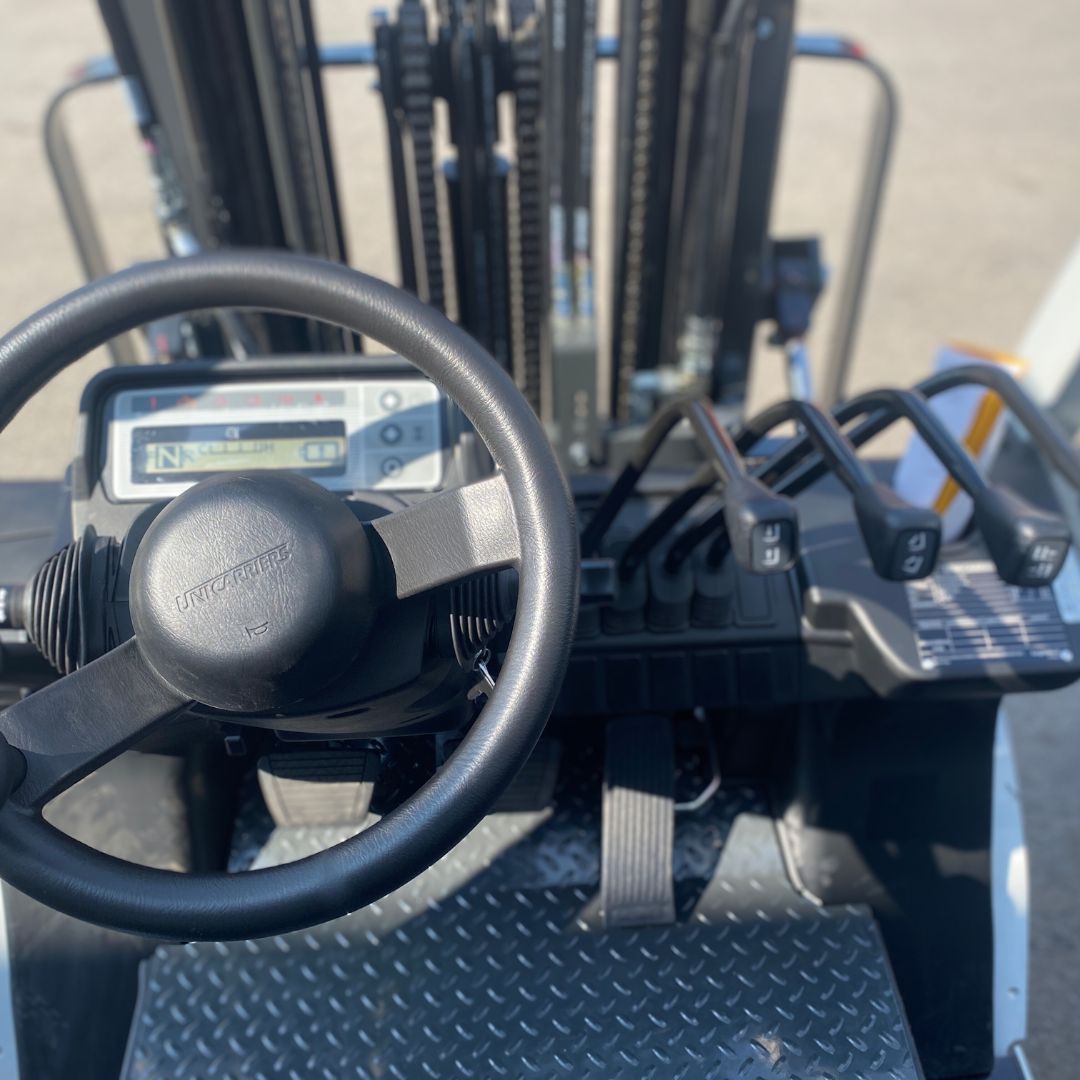 Chariot élévateur Unicarriers 5000lbs - PF50 (5)
