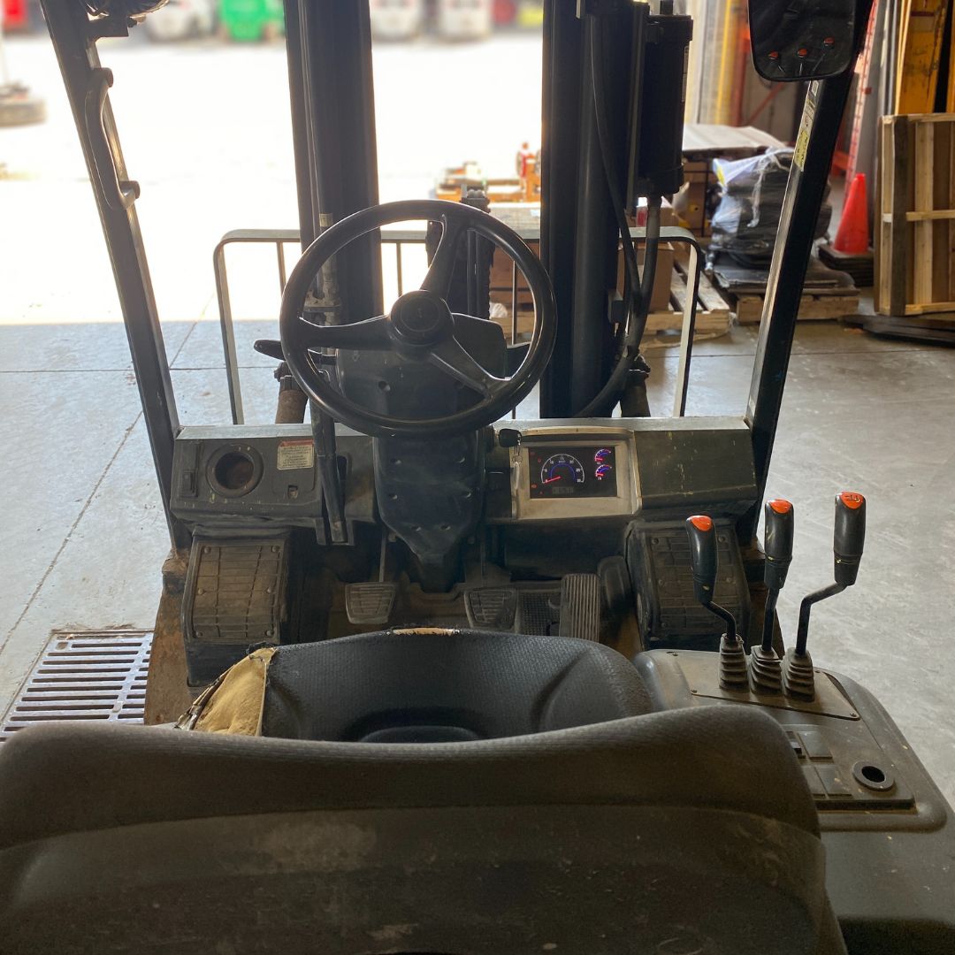 Chariot élévateur pneumatique à combustion interne Doosan - 5000 lb - G25N