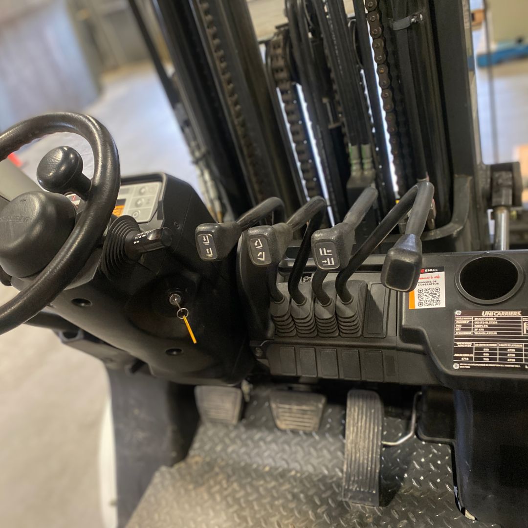 Chariot élévateur Unicarriers 6000lbs - PF60 (5)