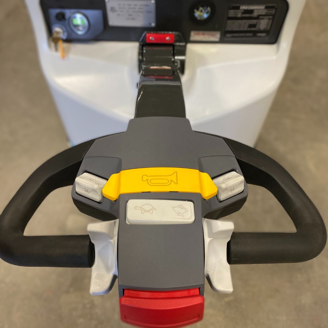 WLX45S 4500 lb Walkie Pallet Truck