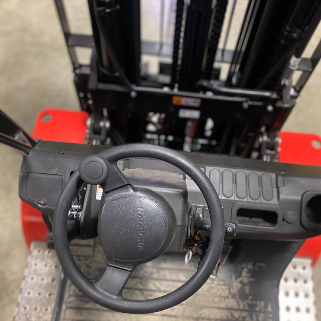 Chariot élévateur à 4 roues électrique à conducteur assis avec pneus pneumatiques- 7000 lb - CPD35