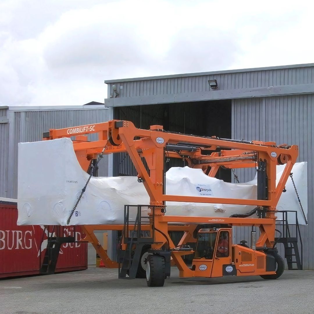 Straddle Carrier - Manufacturing Industry - Combi-SC