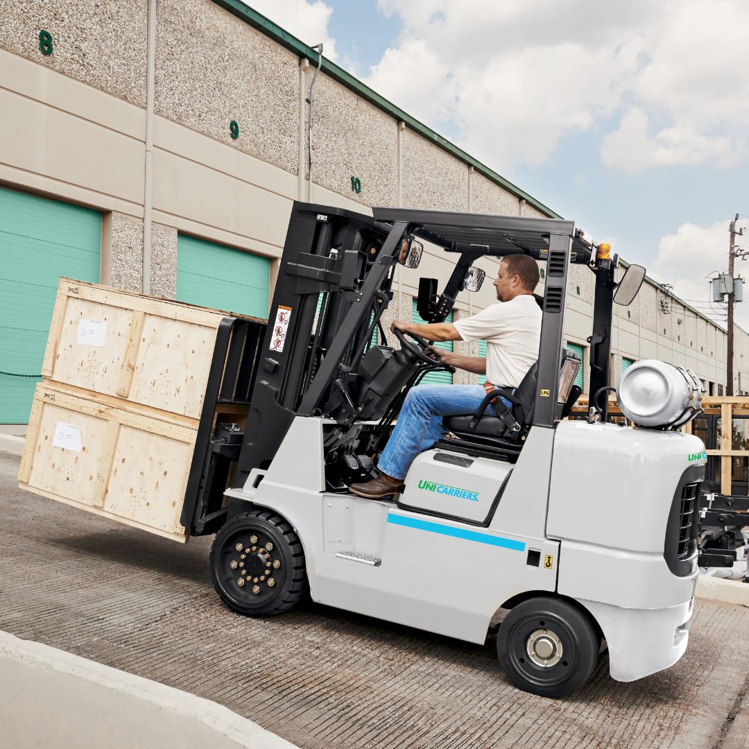 Chariot élévateur à fourche à combustion interne avec pneus à coussin d'air - 10000 - 15000 lb - Série  CF100-CF155