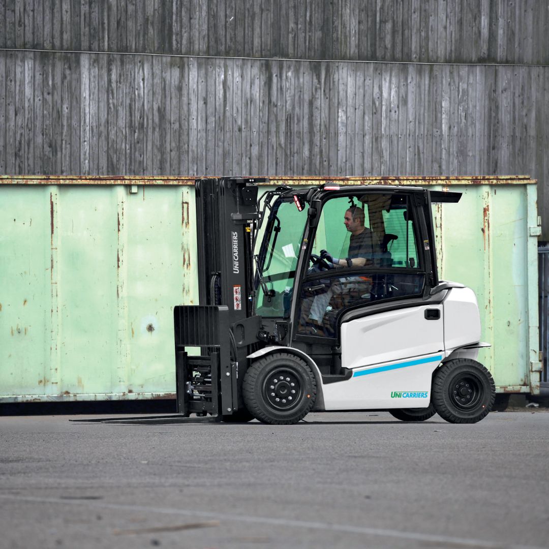 Chariot élévateur électrique à pneus pneumatiques - 9000 - 12000 lb - Série MXL