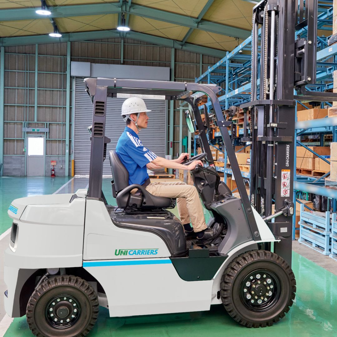 Unicarriers electric forklift sold by EMU Québec.