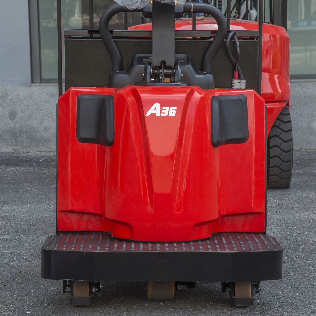 Transpalette à conducteur porté avec commande centrale – 6000-8000 lb – Série A.
