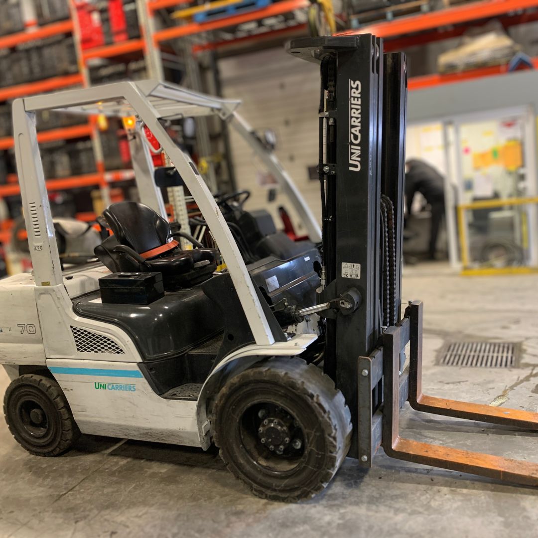 Chariot élévateur à combustion interne avec pneus pneumatiques - 7000 lb - PF70LP