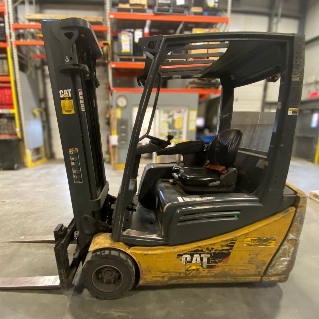 Chariot élévateur électrique Caterpillar - 4000 lb - 2ET4000
