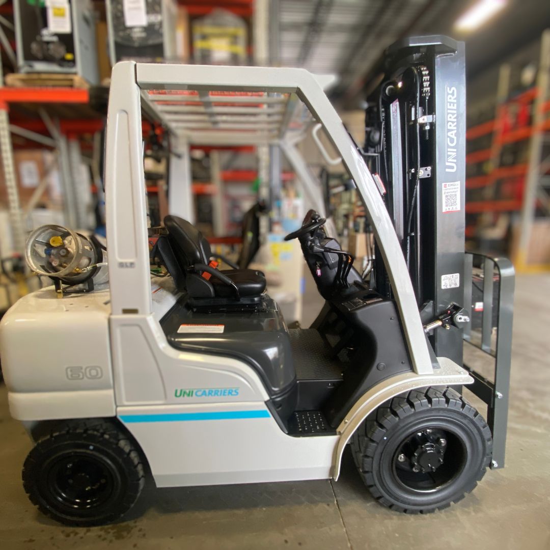 Chariot élévateur Unicarriers 6000lbs - PF60 (1)