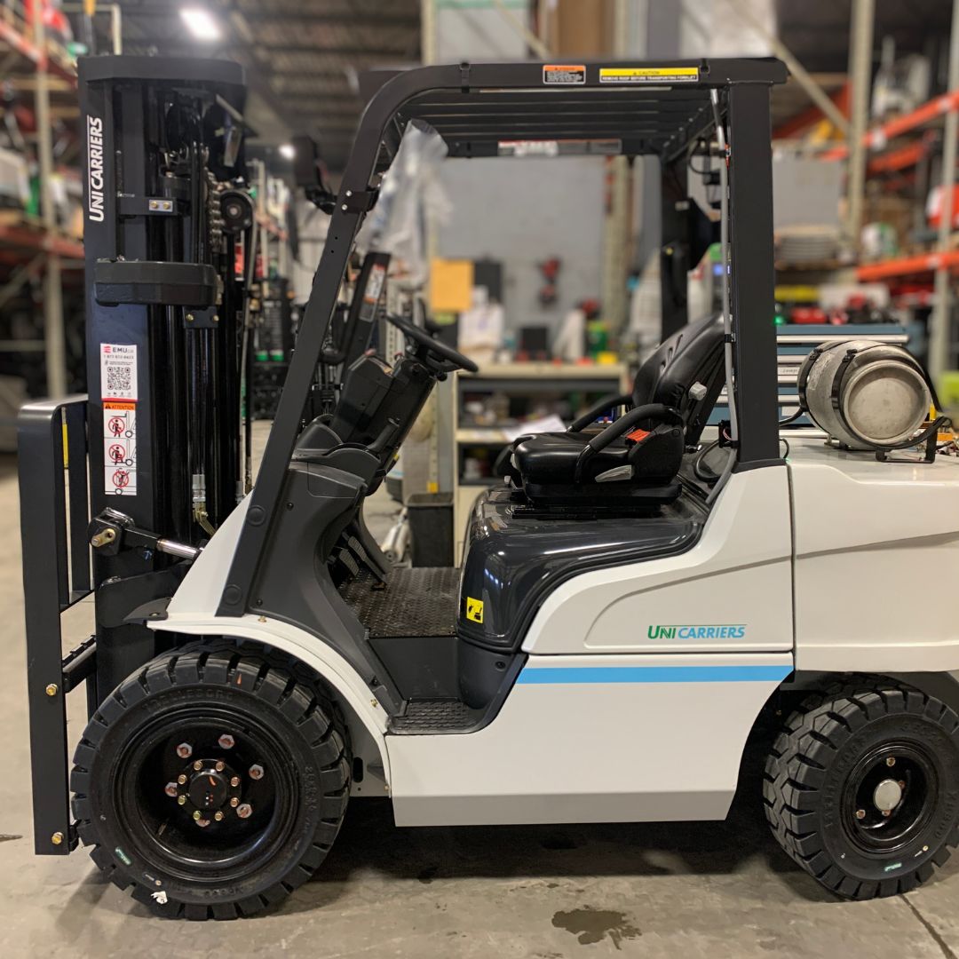 Chariot élévateur à combustion interne avec pneus pneumatiques et tout terrain - 6000 lb - PF60N7